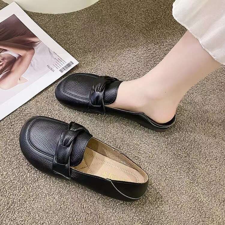 Waterproof outer wearing soft sole lazy shoes, spring autumn can be stepped on with one heel, casual and non slip flat bottomed four season bean singl