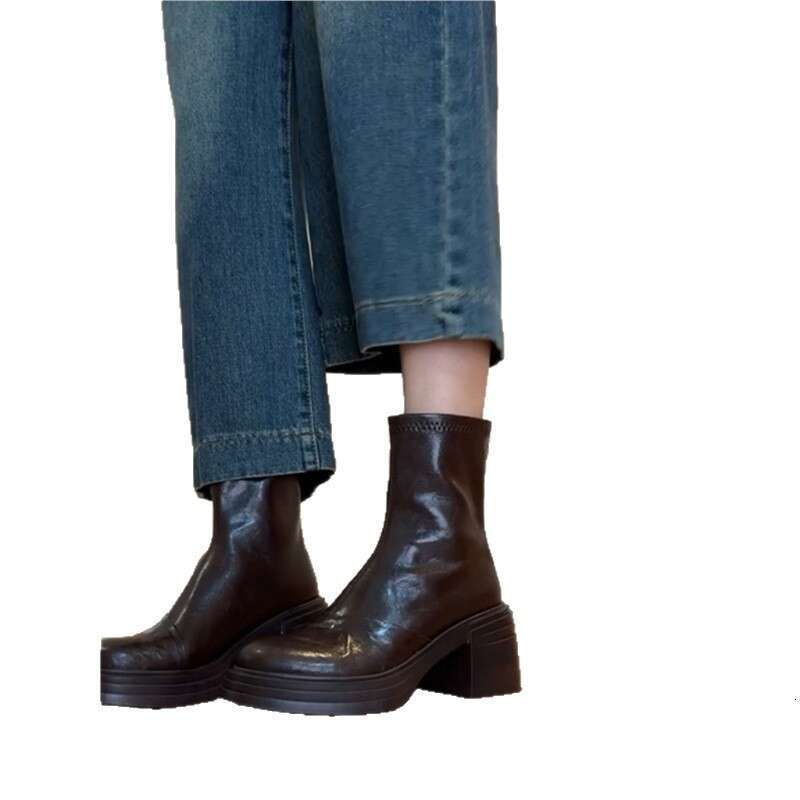 Women's Martin Short Boots with Fleece Lining Thick Sole Designer Shoe Autumn Winter Slim Soft Leather Surface