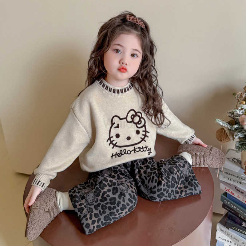 Sanrio Girls Sweater Autumn 2025 New Fashionable Childrens KT Cat Knit Sweater Round Neck Autumn Winter Pullover Knitted Top H251105