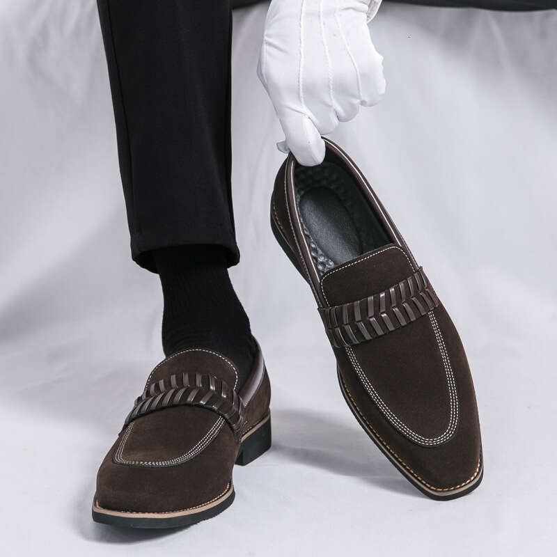 Large men's frosted leather 2024 Spring and Autumn new item, sizes 38-48, one foot lazy casual shoes for men