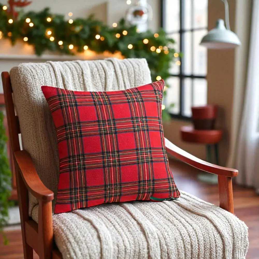 1pc Autumn Christmas Plaid Pillow Covers Red Checkered Print Decor Ideal Festive Gift for Home Sofa Christmas-Themed Decor Y251105