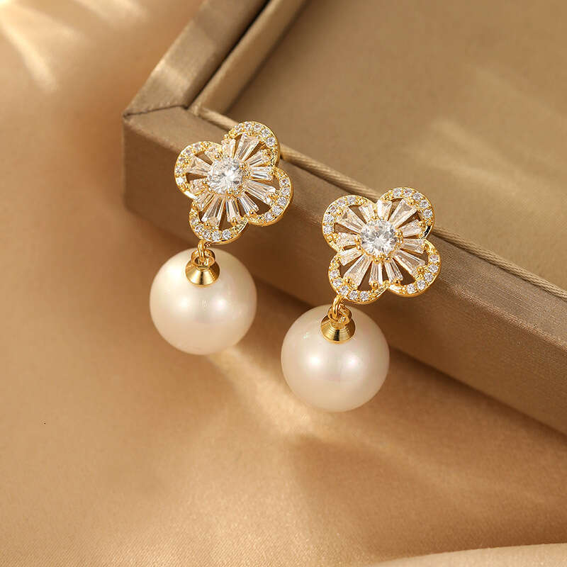 S925 Silver Needle Four-Leaf Clover Zircon Pearl 2024 New Hot Fashion Light Luxury Design Elegant Earrings