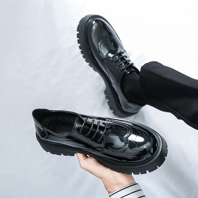 Men's oversized new casual fashionable men's thick soled shiny leather shoes, British style big toe shoes