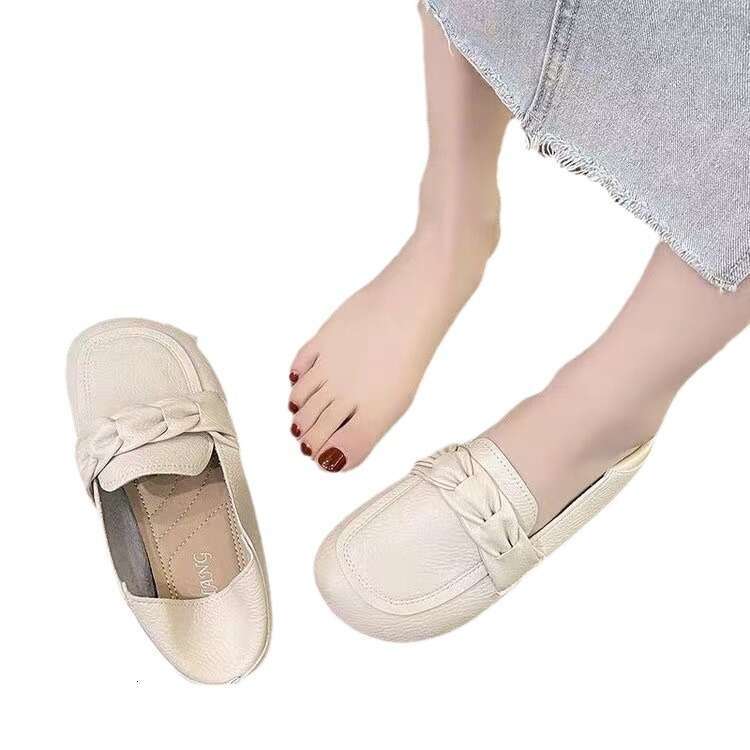 Waterproof outer wearing soft sole lazy shoes, spring autumn can be stepped on with one heel, casual and non slip flat bottomed four season bean singl