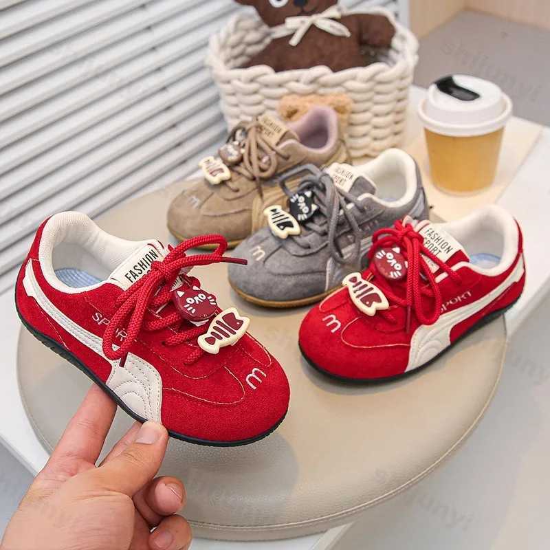 Childrens Leisure Sports Shoes 2025 Autumn Boys Girls Outdoor Running Shoes Comfortable Non Slip Soft Soled Fashion Flat ShoesT251105