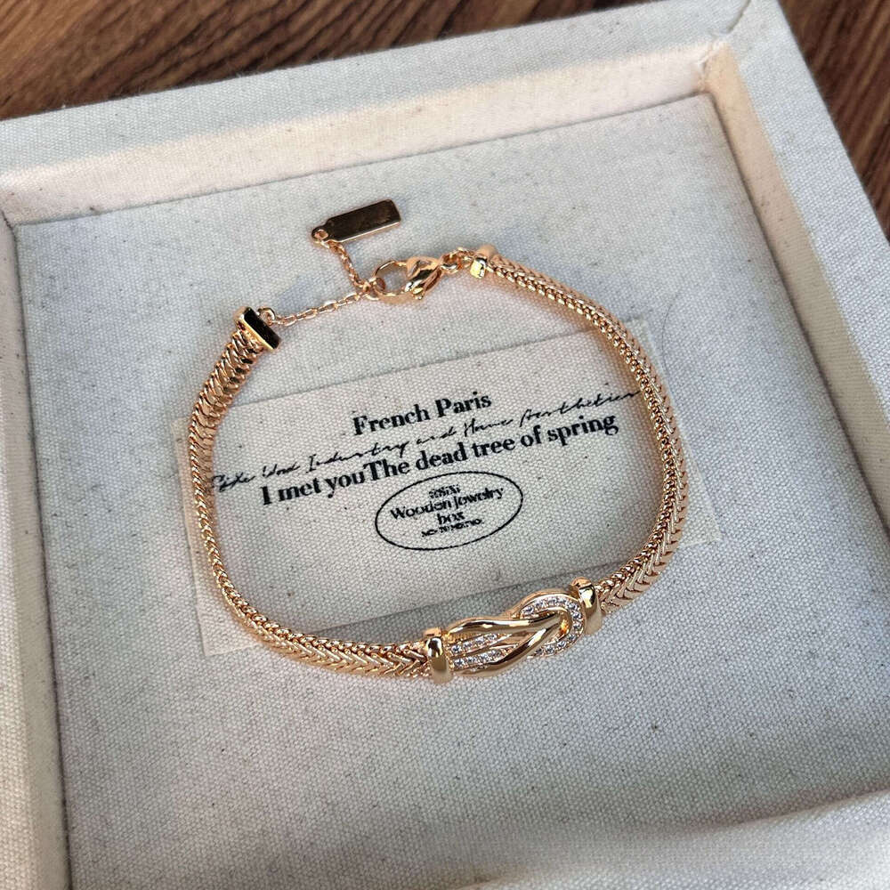 Bracelet Designer Luxury bangle Hot Selling Light Luxury Design Sense Niche Personality Champagne Gold Horseshoe Buckle Bracelet Elegant Versatile Jew