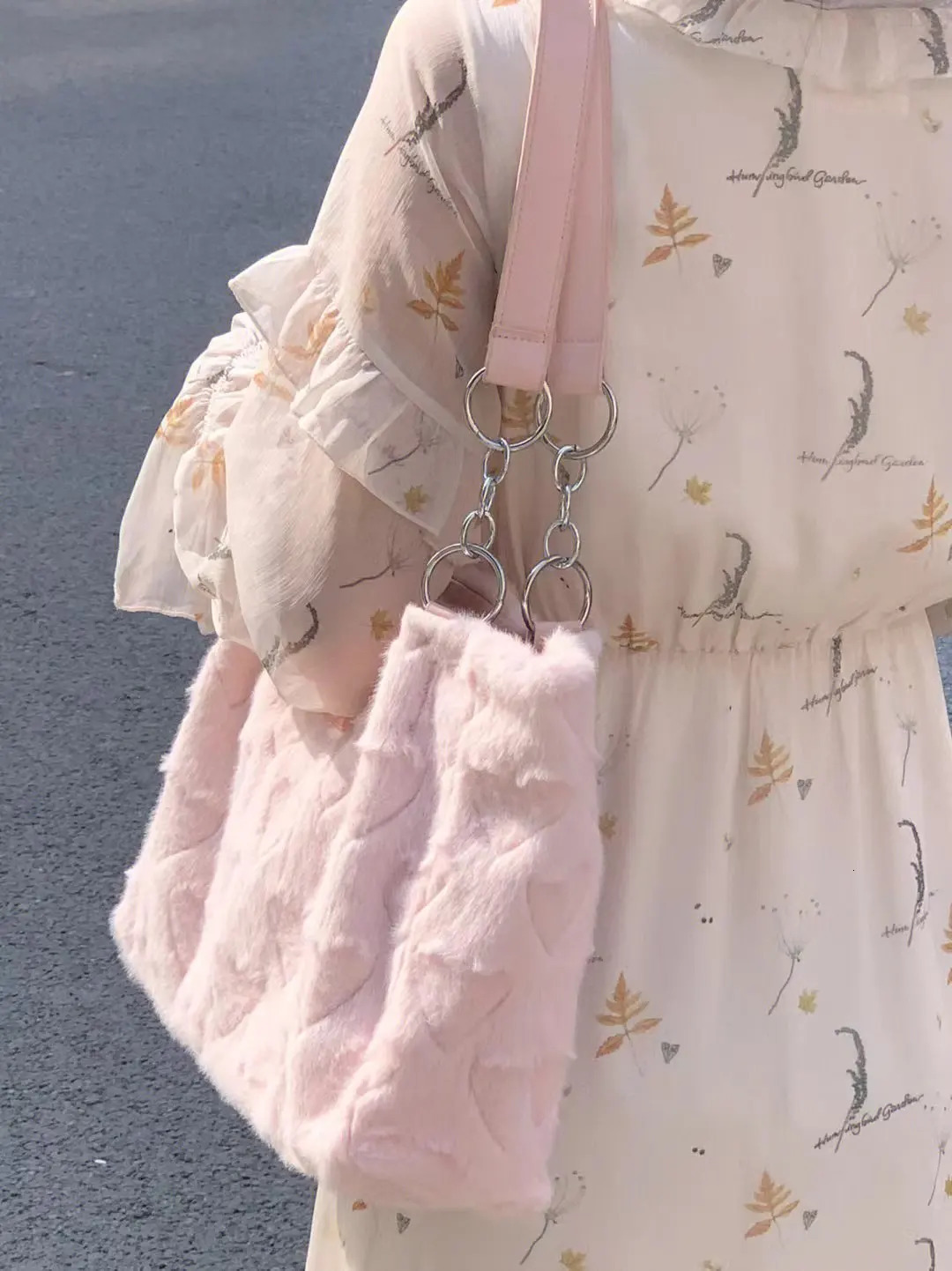 Sweet Love Heart Purse Womens Furry Tote Bags Winter Fashion Ladies Faux Fur Handbags Elegant Female Soft Plush Shoulder y251103