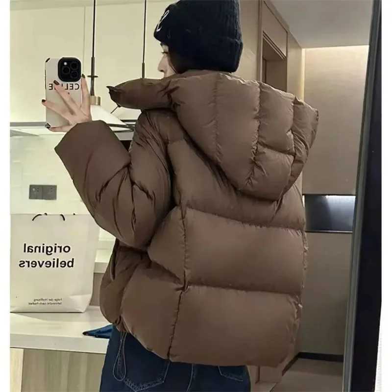 Ladies Short Down Cotton Jacket Women Winter Coat Jackets Warm Down Cotton Parkas New Fashion Hooded Loose Lady Bread CoatsT251105