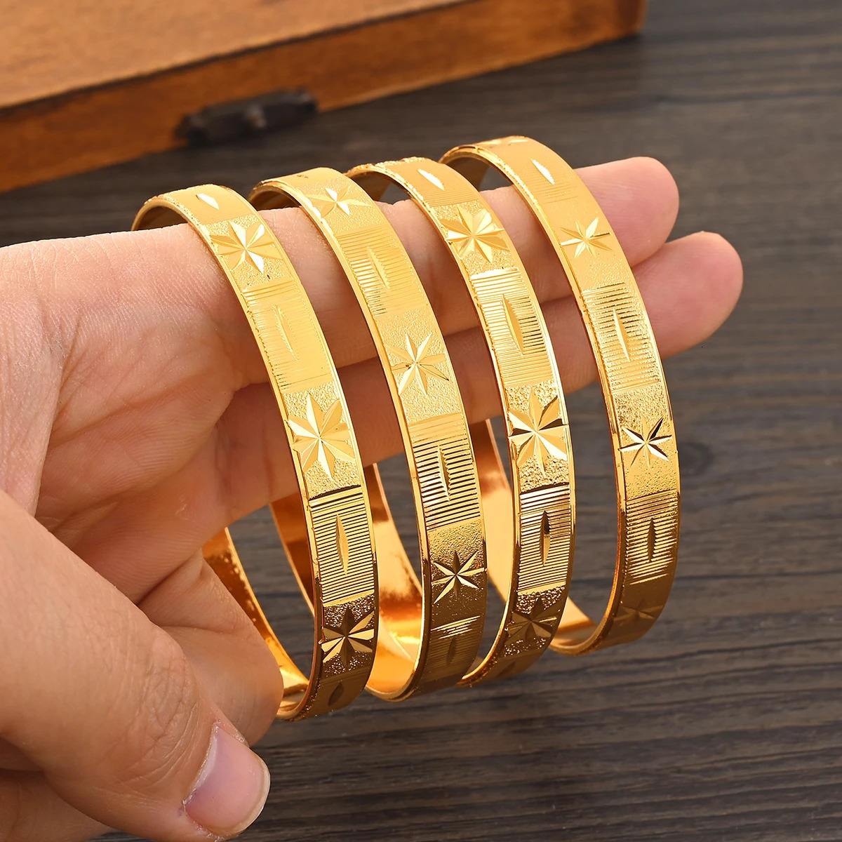 Discount Golden Plated Classic Simplicity Bangles Women Men Bride Wedding Bangle Africa Ethiopian Jewelry Charm Party Gifts 251031