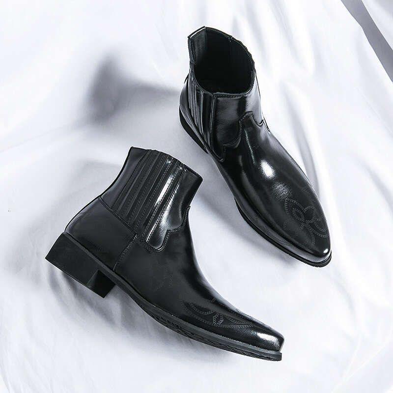 Men's boots, fashionable plus size new high top shoes, trendy pointed leather boots