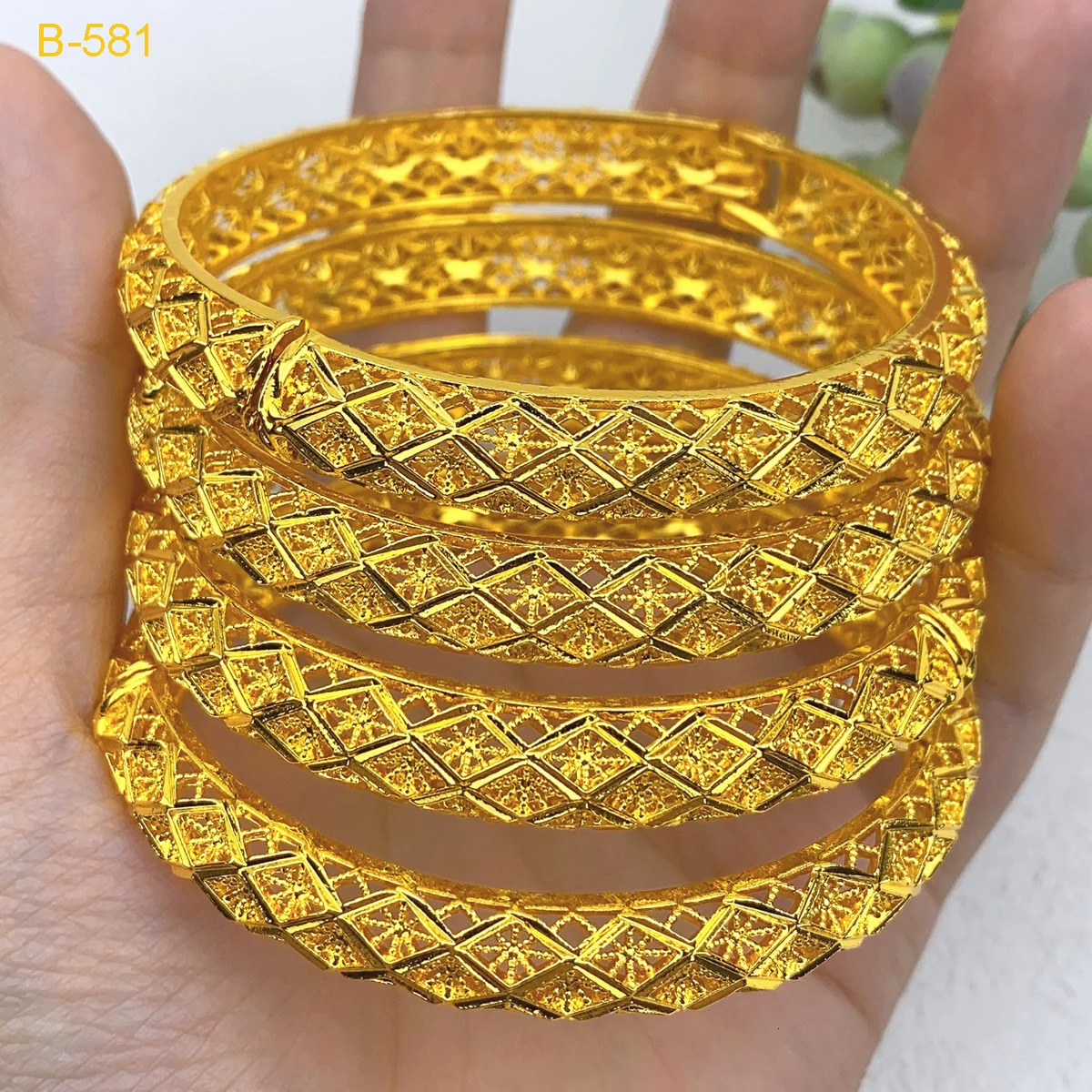 XUHUANG Fashion 24k Gold Color Round Bracelets for Women Africa Wedding Indian Bangles Jewelry Dubai Party Gifts 251031