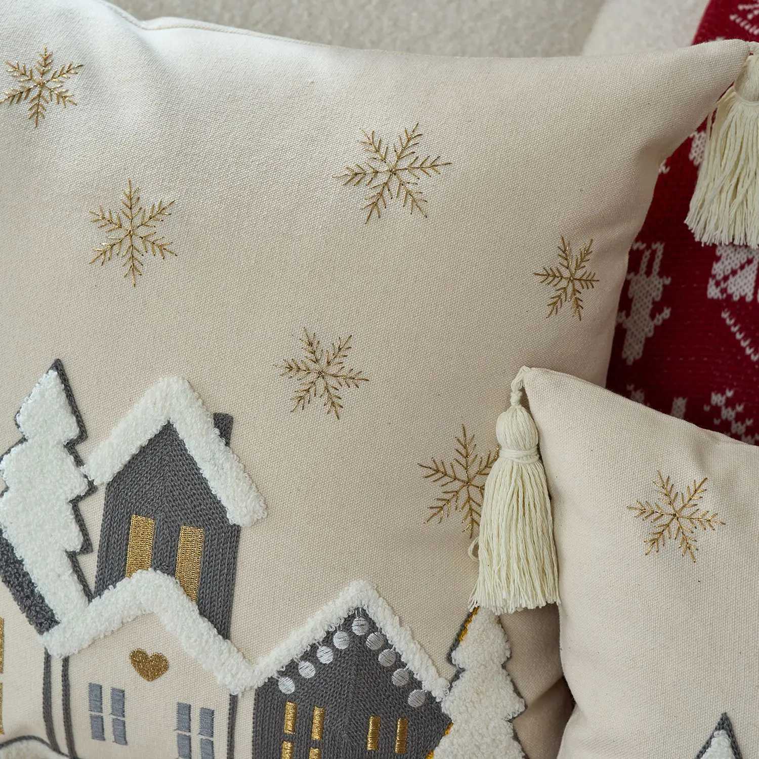 Christmas Embroidered House Snowflake Pillowcase Cojines Cotton Beige Throw Cushion Cover Decor Sofa Pillow Cover 30x50/45x45cm Y251105