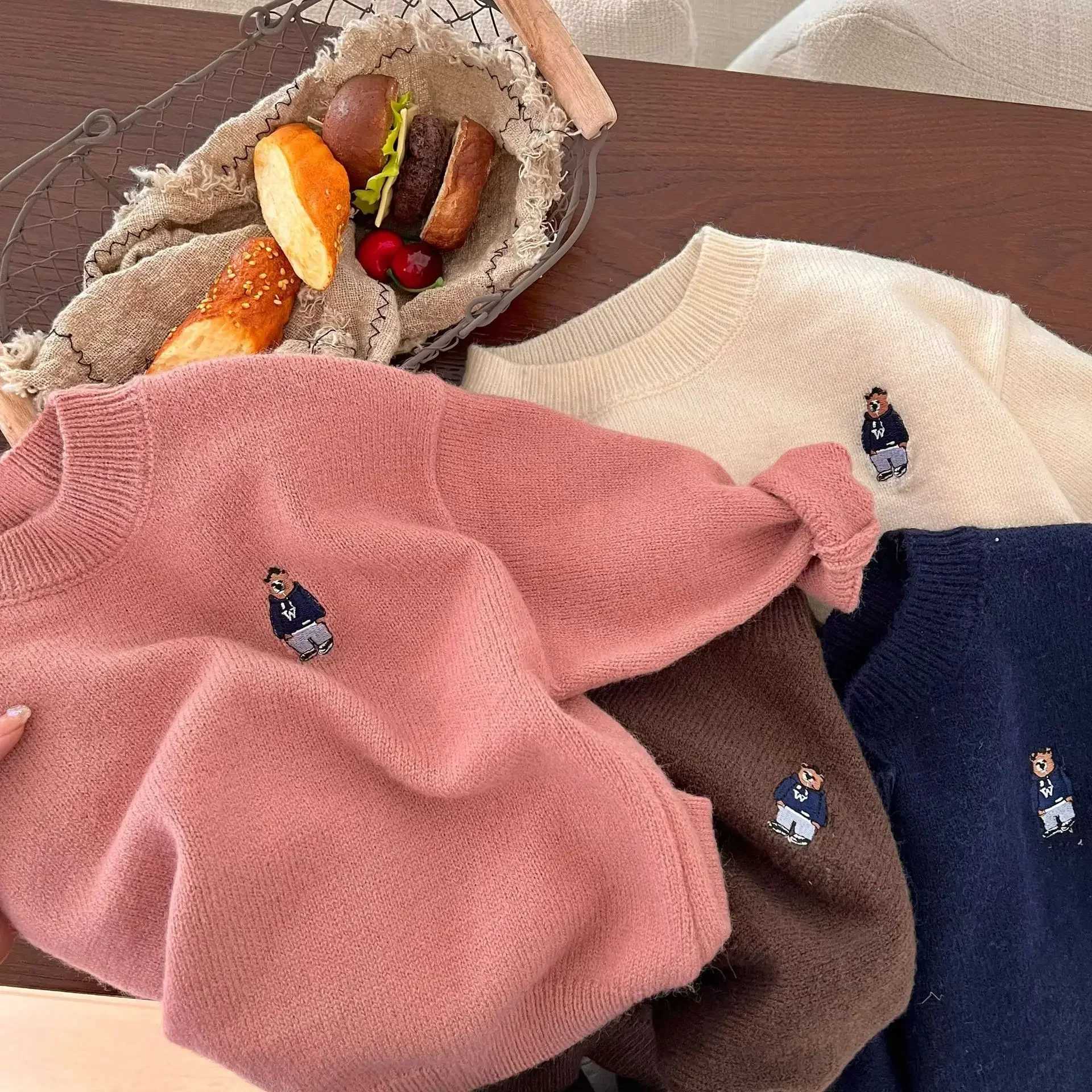 Kids Sweater 2023Autumn New Boys and Girls Cartoon Sweater Baby Low Collar Bear Sweater Trendy Net Red Fashion L251104