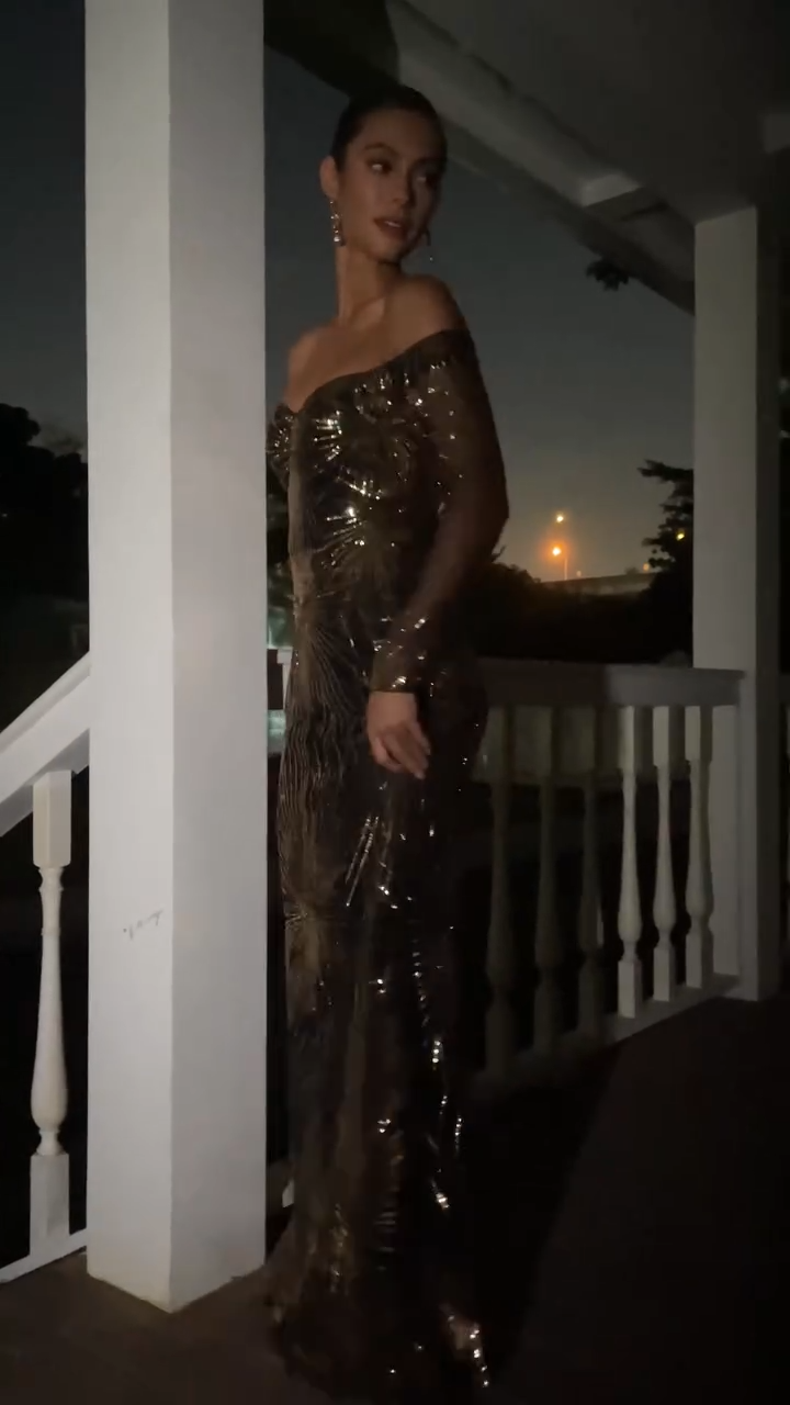 Women's Off-Shoulder Sequin Maxi Dress, Glittering Long Sleeve Mermaid Gown for Evening & Formal Events 23570