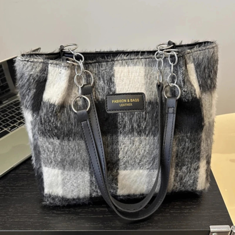 Autumn Winter Woolen Shoulder Bags for Women Contrast Color Plaid Ladies Large Capacity Tote College Style Class Handbags 251104