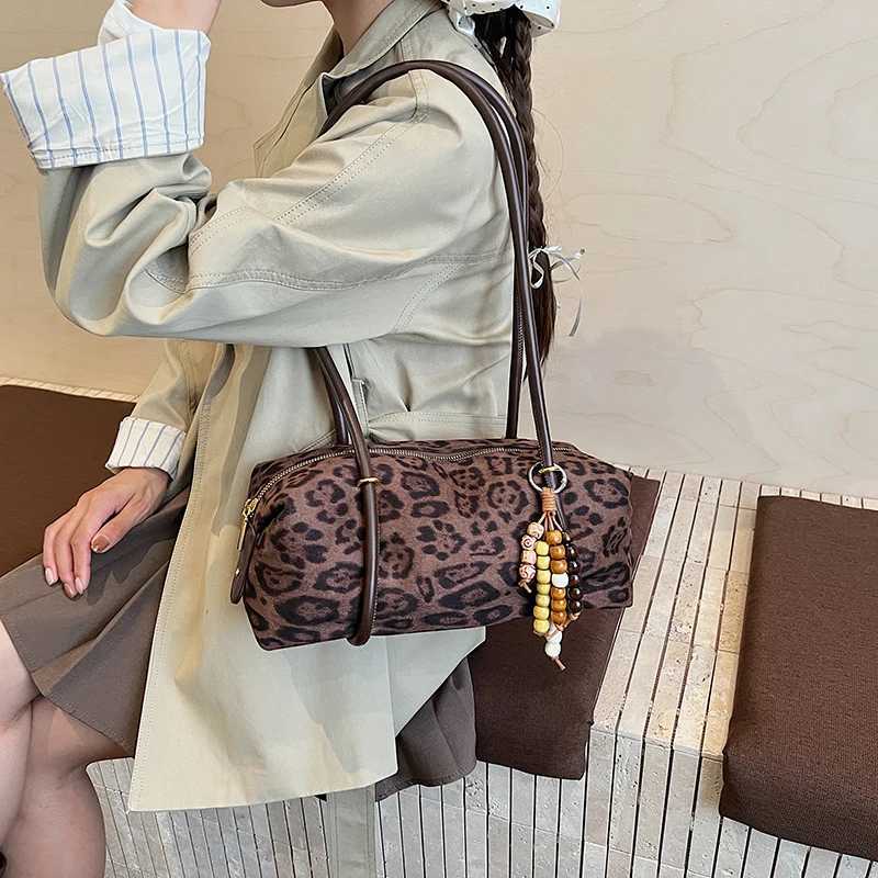 LEFTSIDE Women Small PU Leather Leopard Shoulder Bag 2025 Winter Retro Pillow Bag Luxury Designer Trend Female Handbags Z251104