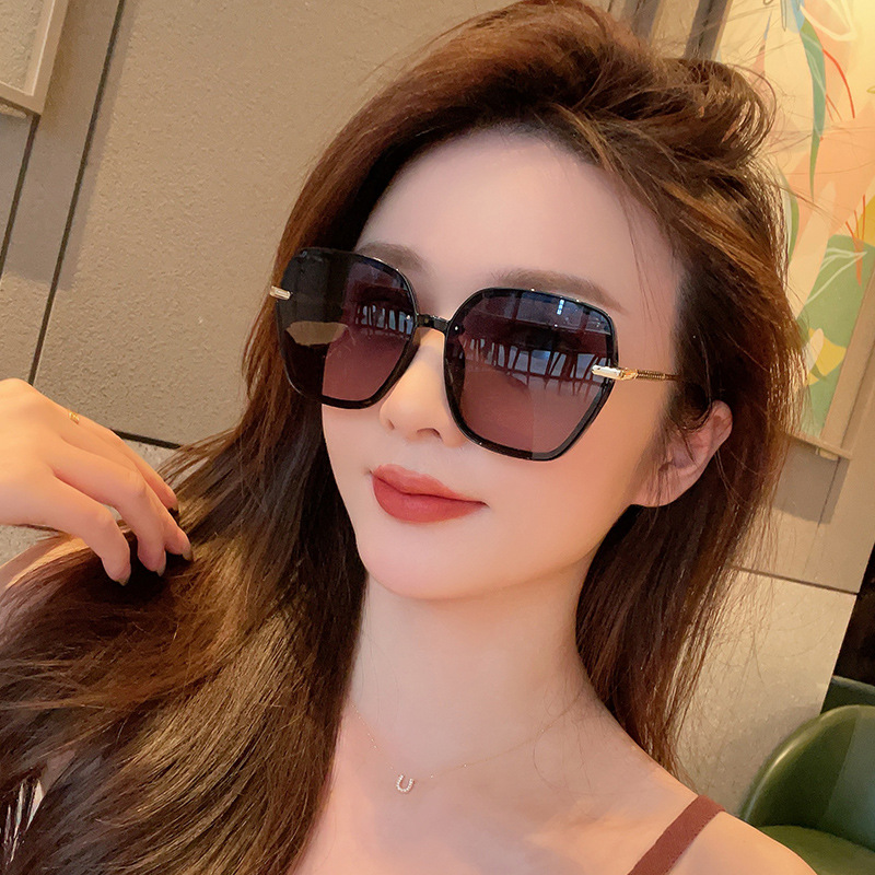 Designer Sunglasses For Men Women Oversized Sunglasses Fashion Classic Polarized Sunglasses Luxury Goggle Pilot Alloy Frame UV400 Eyewear KP510