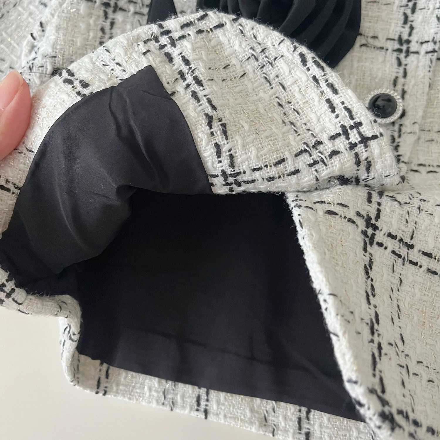 New Spring Autumn Girls Flower Checkered Coat Skirt 2-Piece Set Style Tweed Suit for Kids Fashion Outerwear Set Y251105