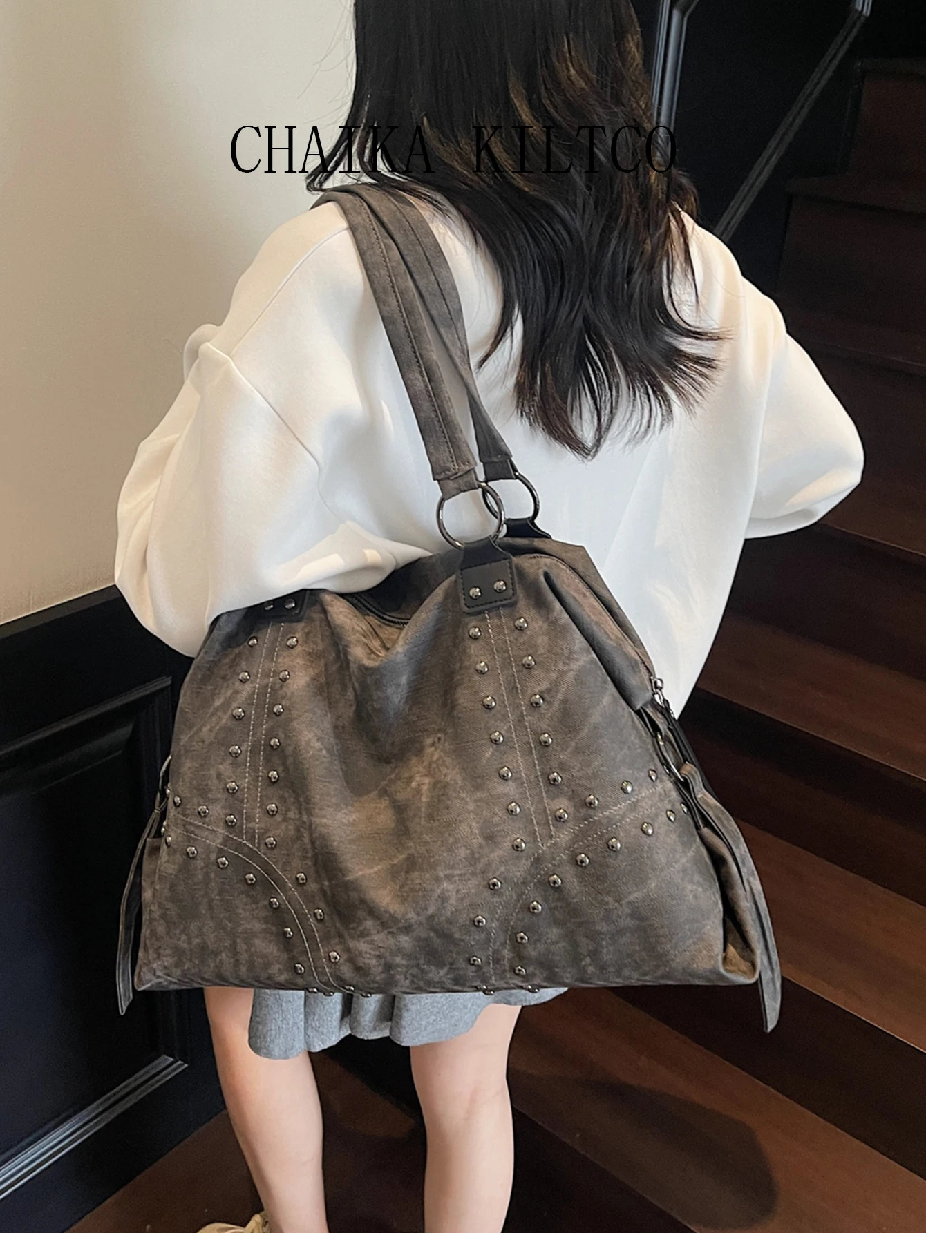 CHAIKA KILTCO Autumn/Winter Fashion Rivet Shoulder Bag Large Capacity Tote Bag Womens Casual Versatile Underarm Bag 251104