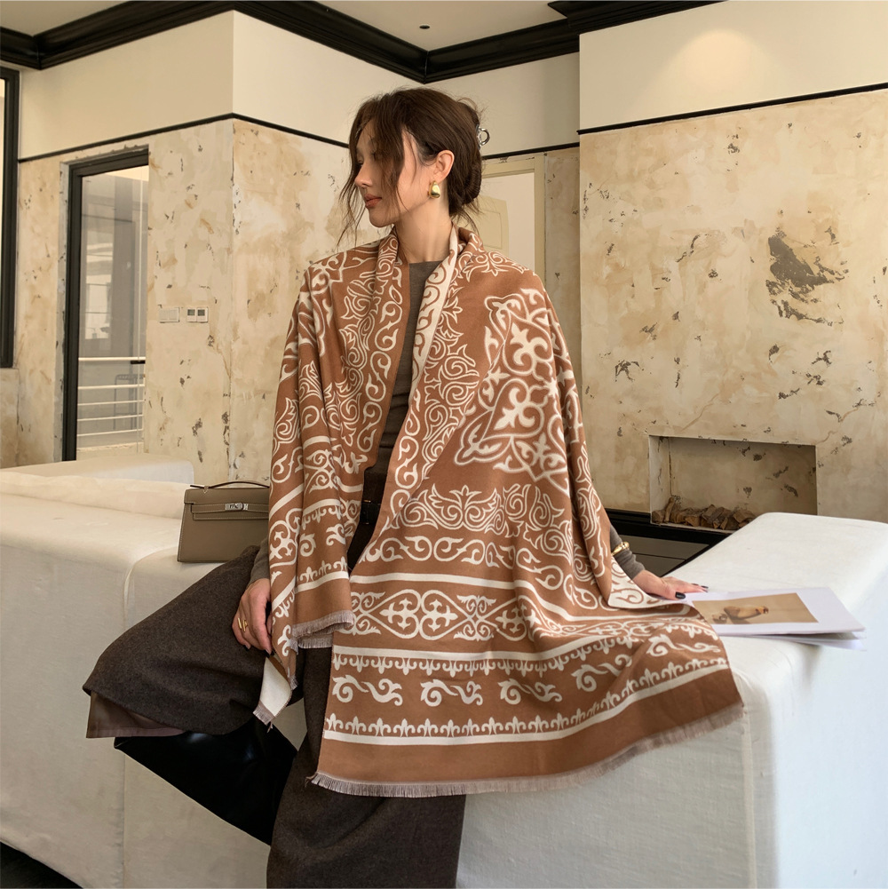 Retro Style Patterned Womens Scarf Autumn And Winter Warm Tassel Shawl Scarf Multi Color Optional Imitation Cashmere Scarf