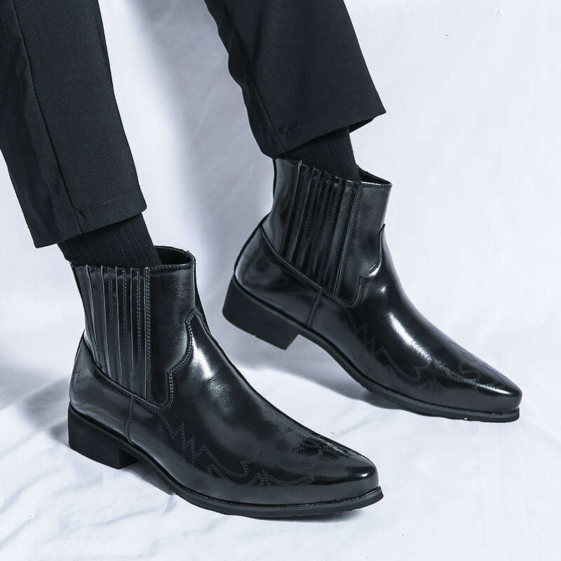 Men's boots, fashionable plus size new high top shoes, trendy pointed leather boots