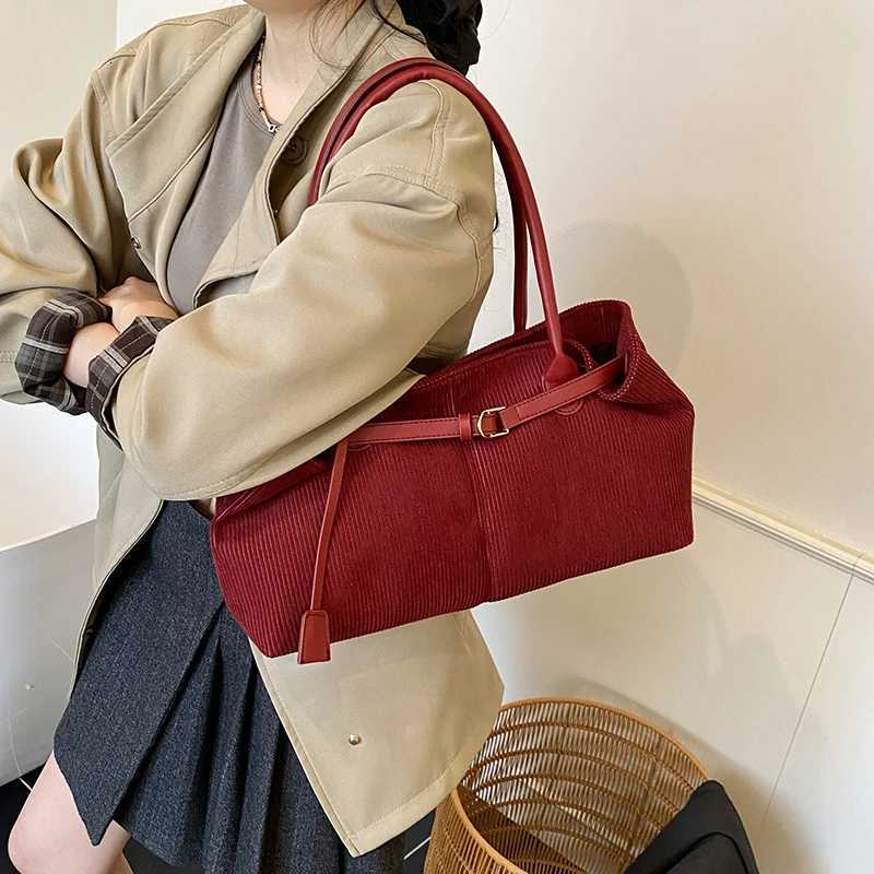 LEFTSIDE Womens Corduroy Shoulder Bag 2025 Winter New Trend Fashion Retro Tote Bag Luxury Brand Designer Handbags and Purses Z251104