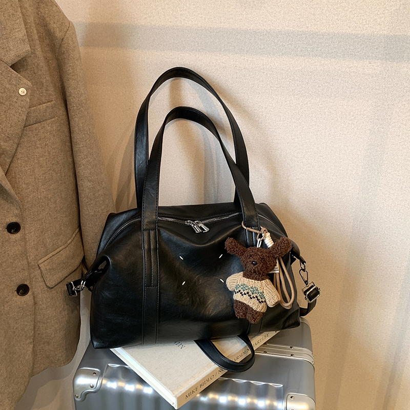 Winter women's fashionable, simple, casual, luxurious party handbag, large capacity crossbody bag, essential shoulder bag for college students sh