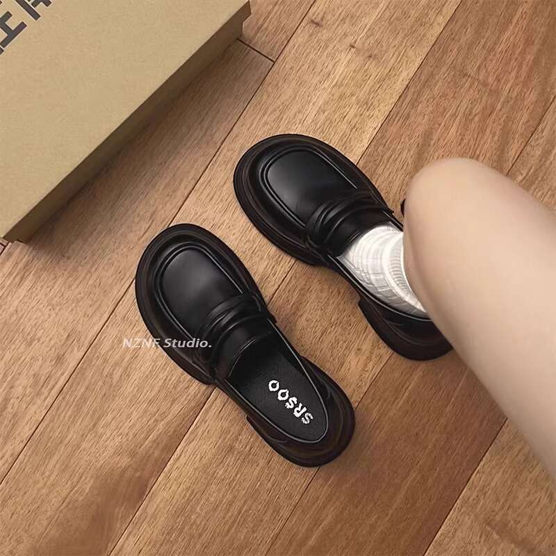 Small leather British style 2025 new spring and autumn JK with skirt Le Fu versatile thick soled women's shoes