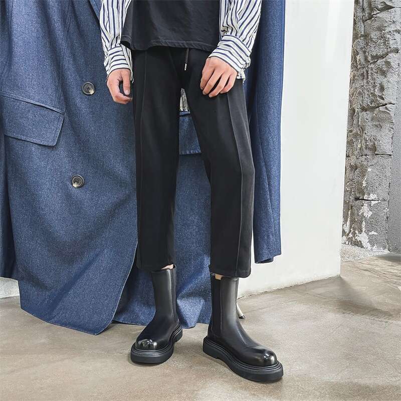 Thick soled high cut western-style for men's fashion in winter, thin British style black chimney boots, versatile mid-range boots