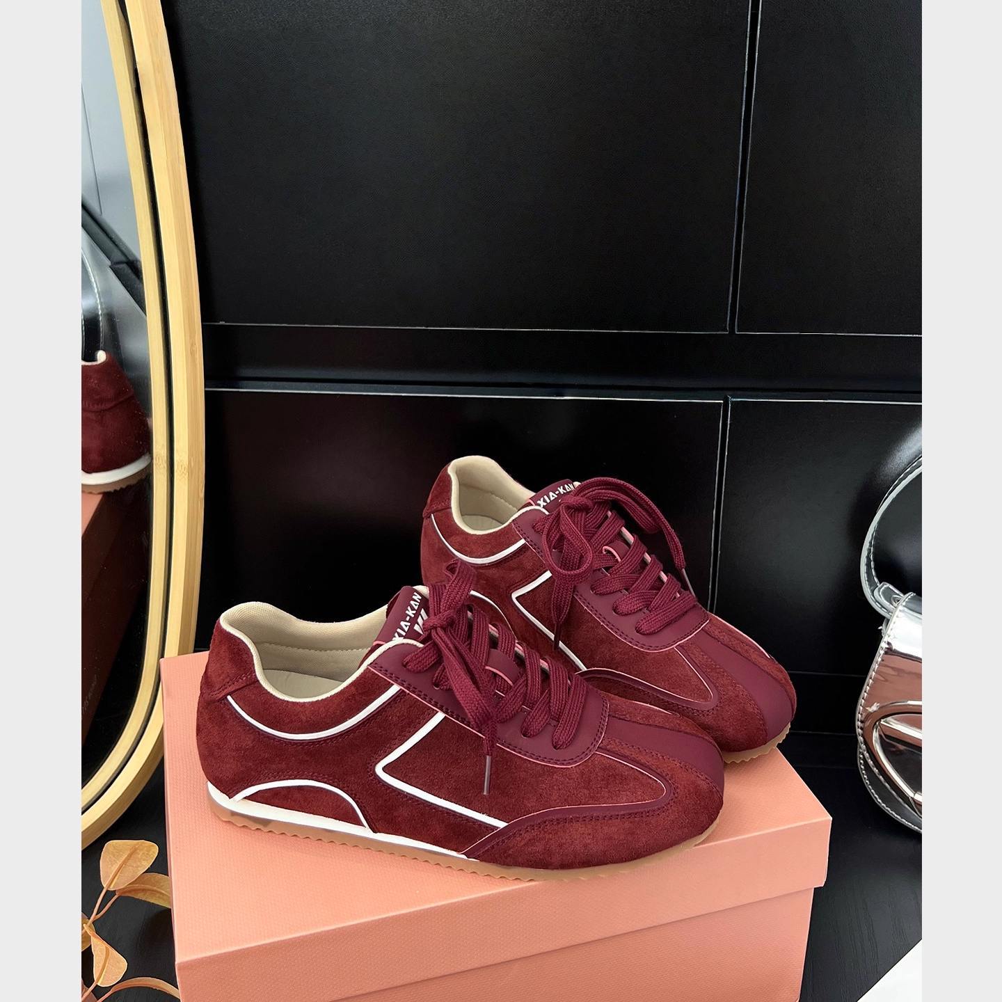 Retro inner heightened flat German training shoes women's 2025 new versatile comfortable round toe lace-up casual Forrest Gump shoes