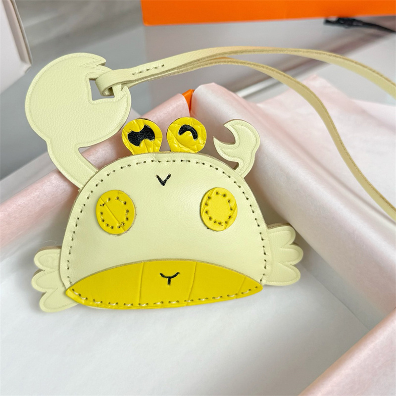 Keychains Lanyards Bag Charms Designer Crab Bag Charms Key chain Leather Keychains Women Keyring 6 Color Lady Bag Pendant Keychain