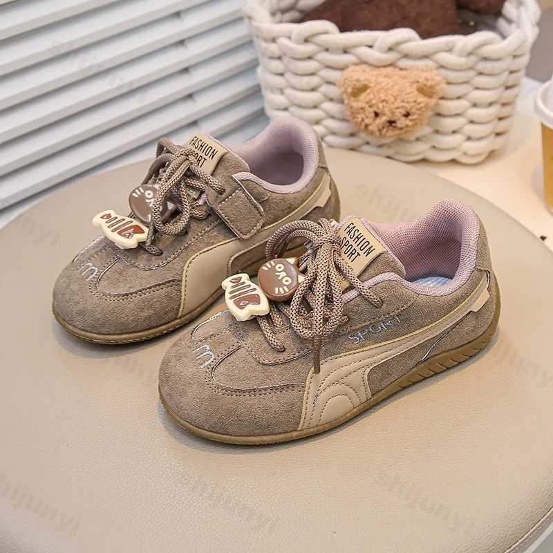 Childrens Leisure Sports Shoes 2025 Autumn Boys Girls Outdoor Running Shoes Comfortable Non Slip Soft Soled Fashion Flat ShoesT251105