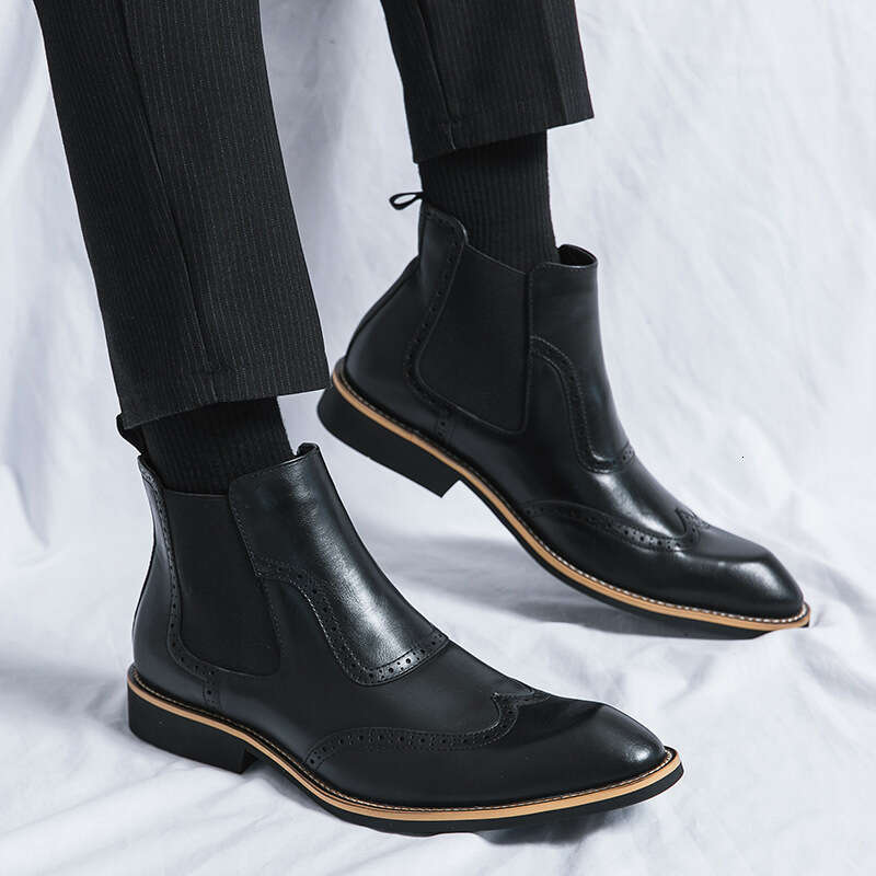 Large size new Martin fashionable men's autumn and winter leather boots trend British Chelsea mid top casual shoes