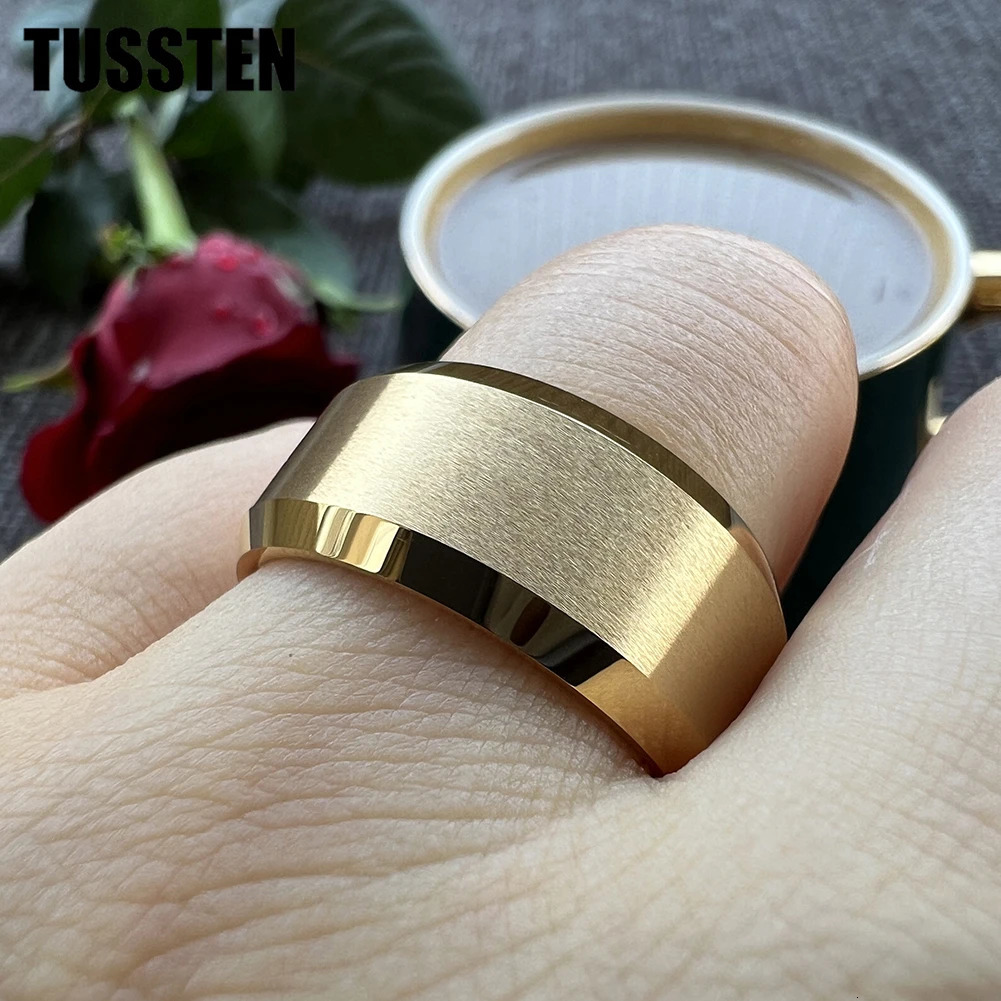 TUSSTEN 10mm Beveled Edges Matte Finish Gold Tungsten Carbide Ring for Men Women Fashion Engagement Wedding Band 251031