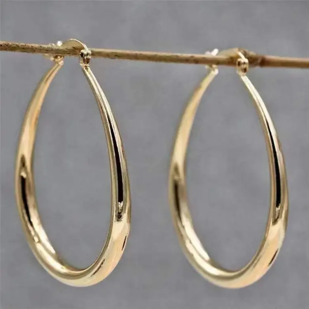 Arrival Fashion Geometric Dangle Earring Gold Color Oval Glossy Surface Metal Earrings for Women Charm Korea Jewelry 251131