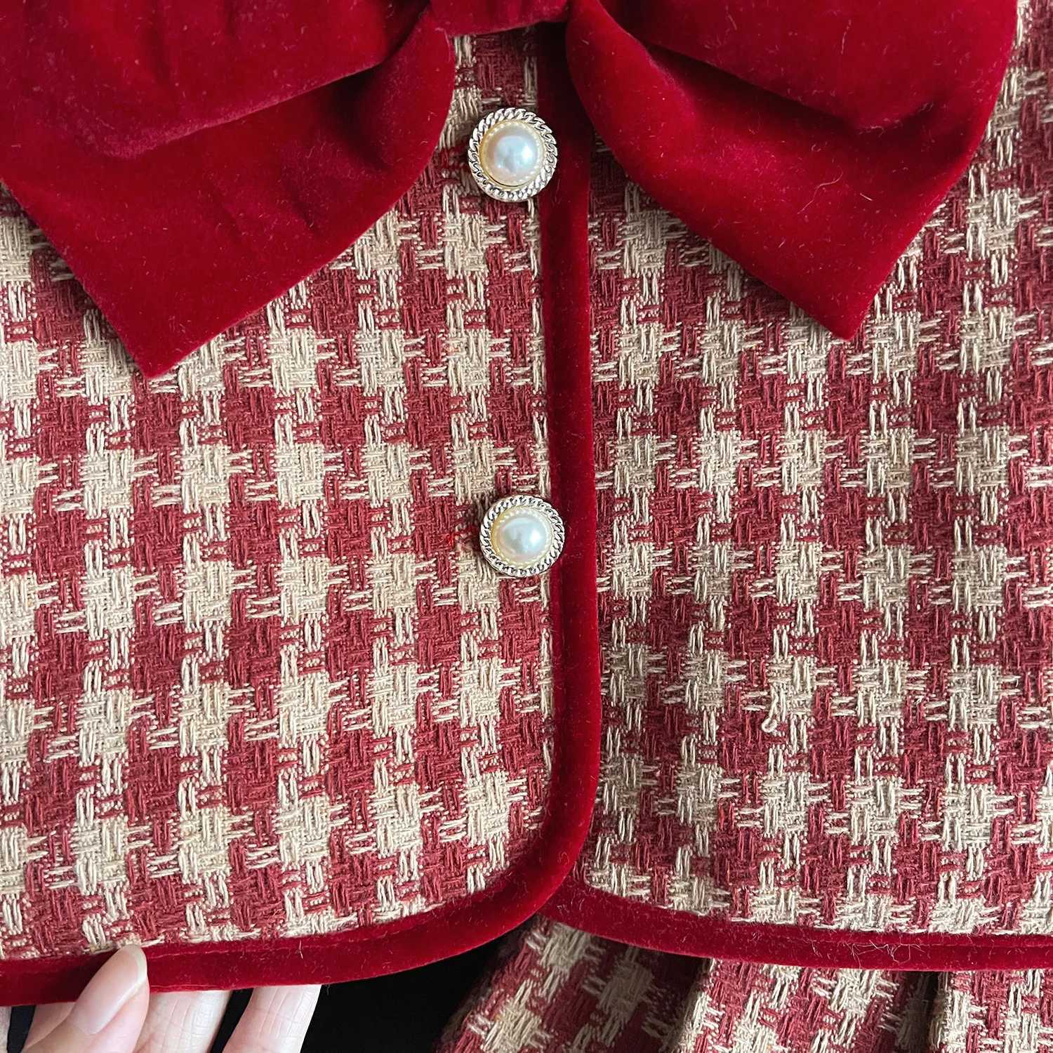 Childrens Clothing Sets Red Plaid Bow Coat Pleated Skirt Sets Winter Clothes for Girls Baby Girl Outfit Set Boutique Clothes Y251105