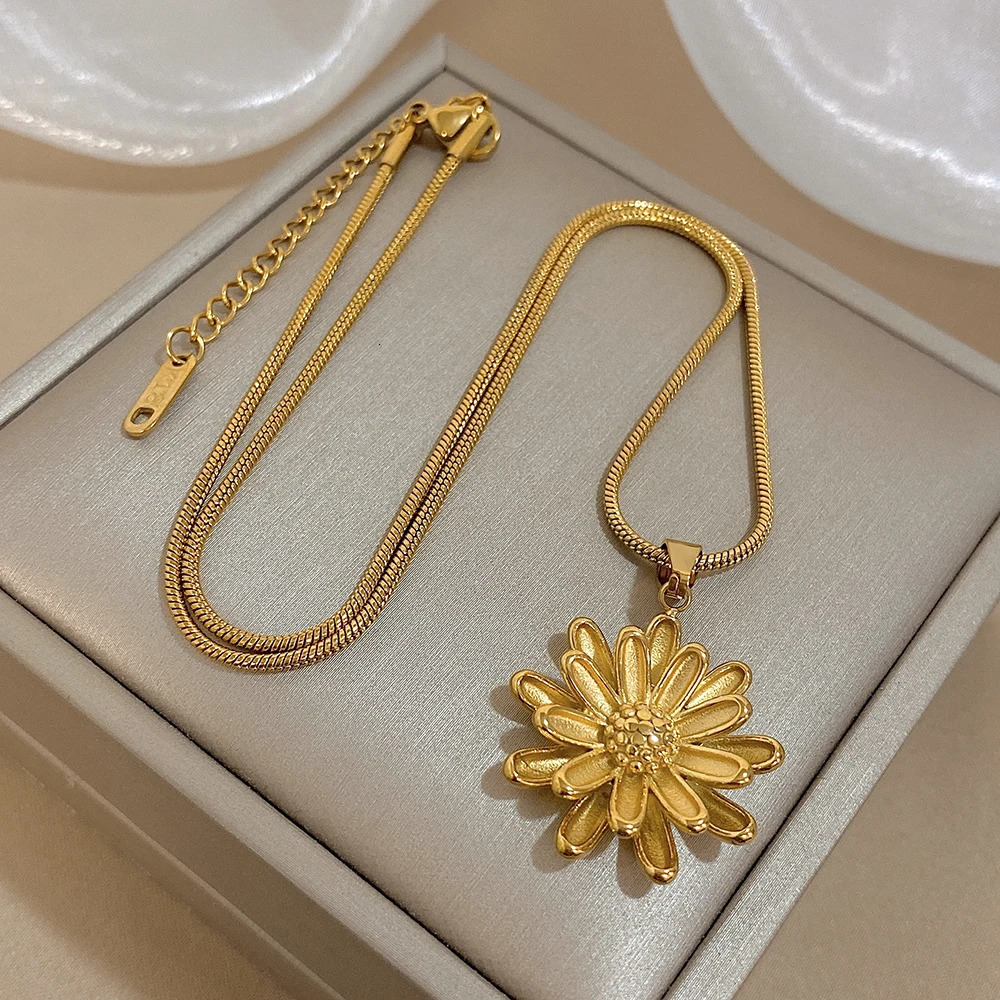 Unique n Sunflower Charms Necklace for Women Fashion Stainless Steel Gold Plated Long Chain Pendant Party Jewelry Gifts 251031