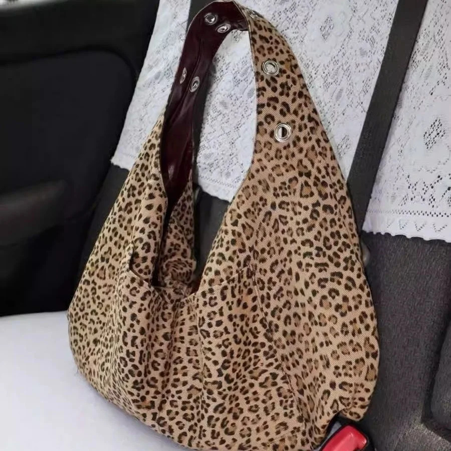 2025 Spice Girl Leopard Print Large Capacity Tote Bag Vintage Burgundy Both Sides Available Underarm Shoulder Bag Handbag 251031