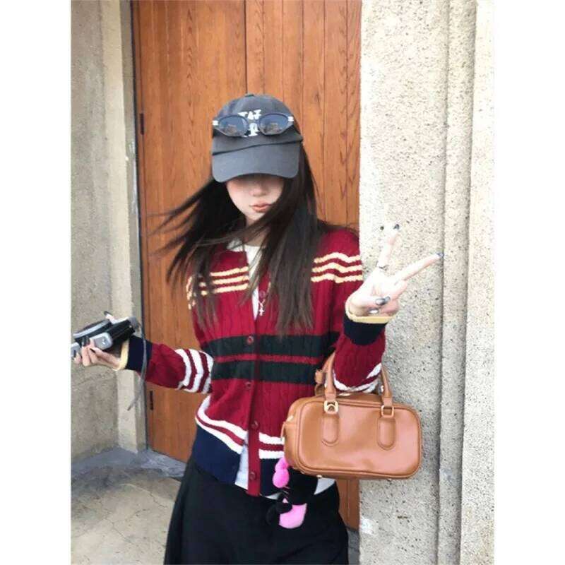 Women Clothes Spring Autumn Fashion Korean Button Striped Female All-Match Temperament Appear Thin Cardigan Sweater Coat Top Tee Designer Sweater Bear
