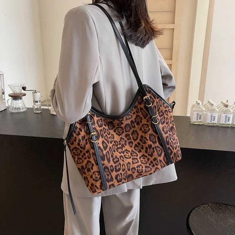 Big Leopard PU Tote Bags Lady Casual Retro Shoulder Bag for Women Autumn Winter New Korean Fashion Vintage Handbags and Purses Z251104