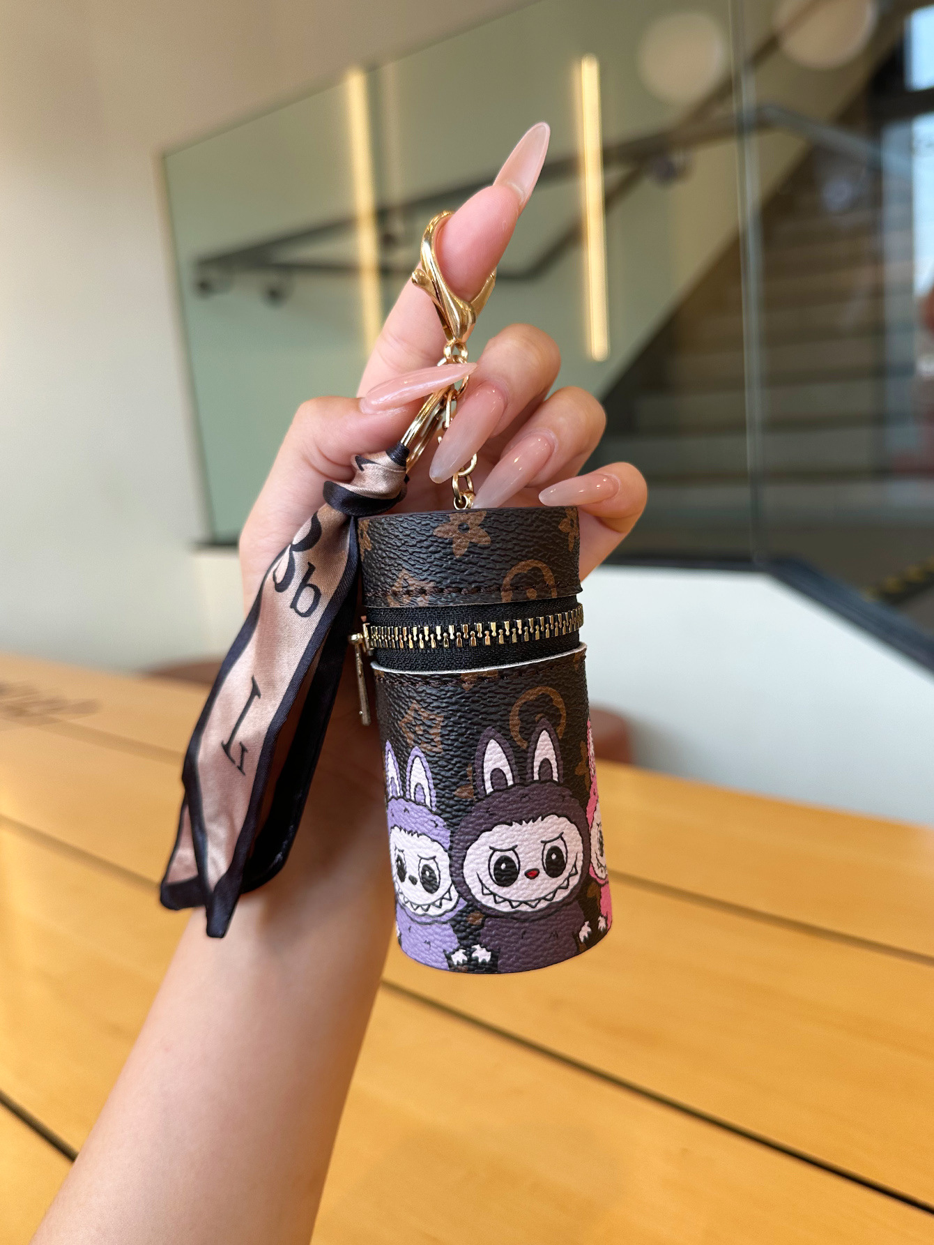 Free shipping designer keychains mini card leather change storage floral pendant keycard keybag Mini cylindrical makeup bag to carry with you - view 4