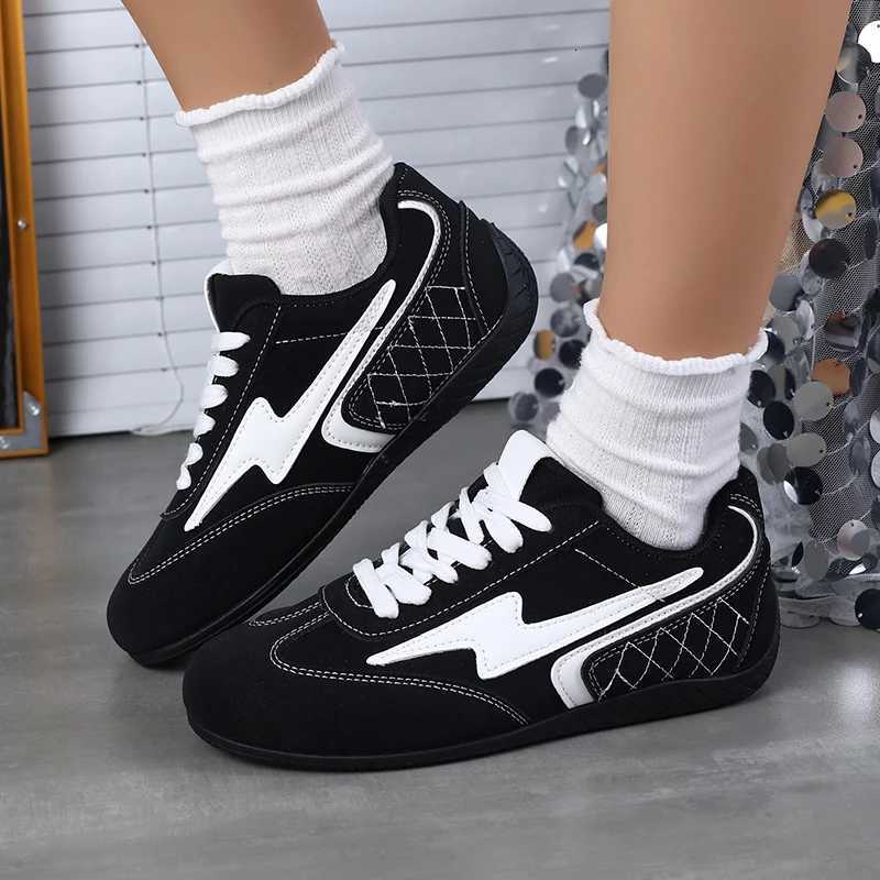 2025 Hot Selling Wens Round Toe Flat Sneakers Classic Platform Shoes for Students Breathable Casual Sports Fion Shoes Y251105