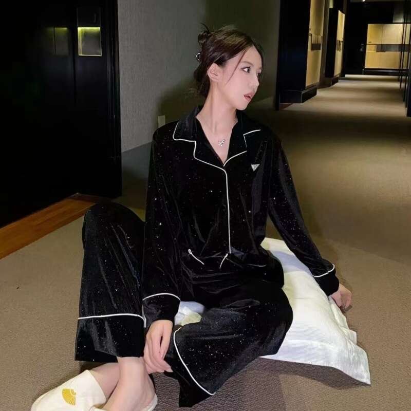 Pajamas Designer Starry Sky High-End Luxcury Pajama Autumn Winter Long Sleeve Gold Velvet Homewear Men Women Two-Piece Set