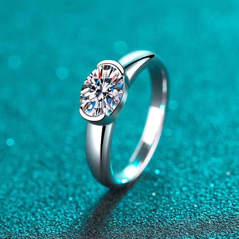Custom Luxury Moissanite Wedding Ring for Women 05ct Silica Ring Boutique Jewelry 925 Sterling Silver Solitaire Engagement Ring