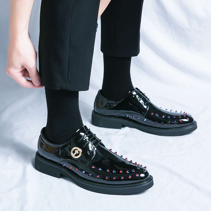 Large gold patent pointed leather shoes in size 38-46, personalized Chelsea fashion willow nail loafers
