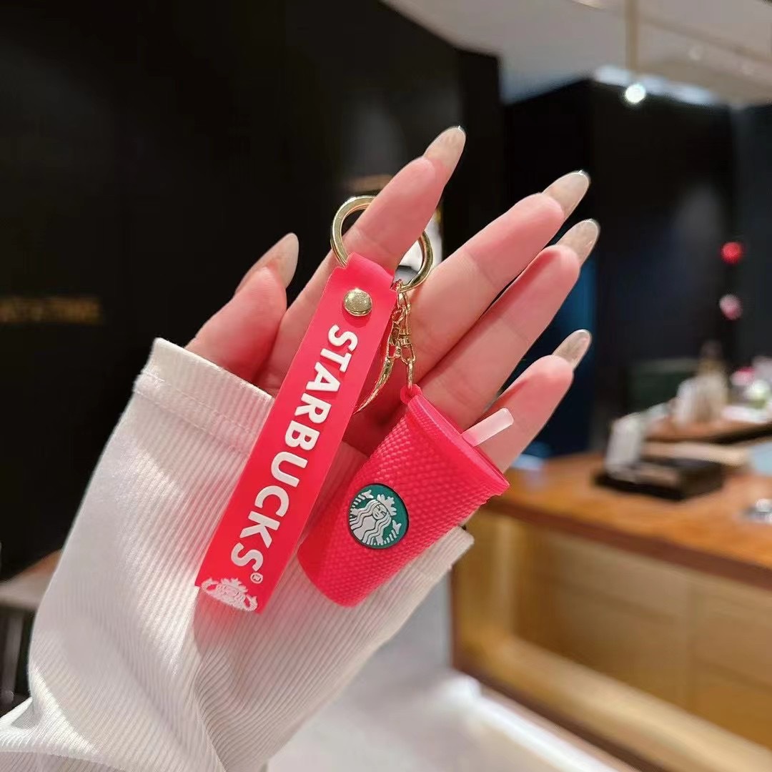 Free shipping designer keychains Key Keychain Car Keychain Ring Couple Bag Pendant Wholesale Keychain