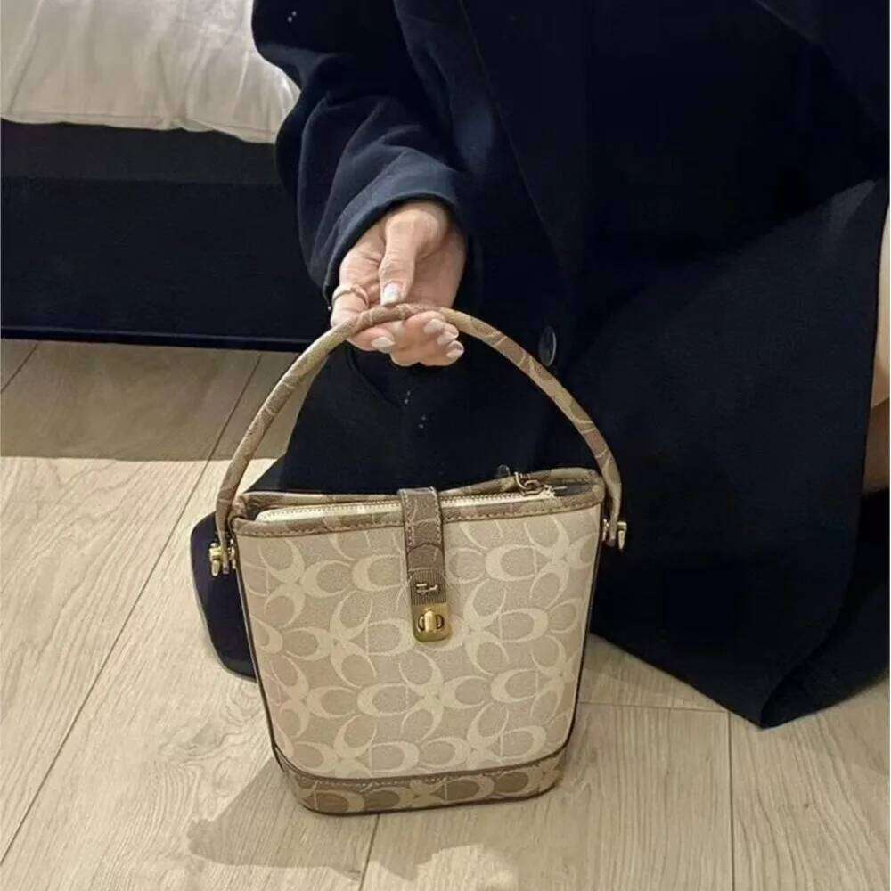 Women's Handbag 2025 Autumn/Winter New Designer High-End Water Bucket Bag, Fashionable And Versatile Single Shoulder Crossbody