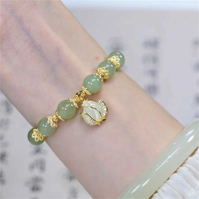 New Trendy Opal Tulip Flowers for Women Light Luxury Imitation Hetian Jade Bangles Girls Party Charm Jewelry C251105