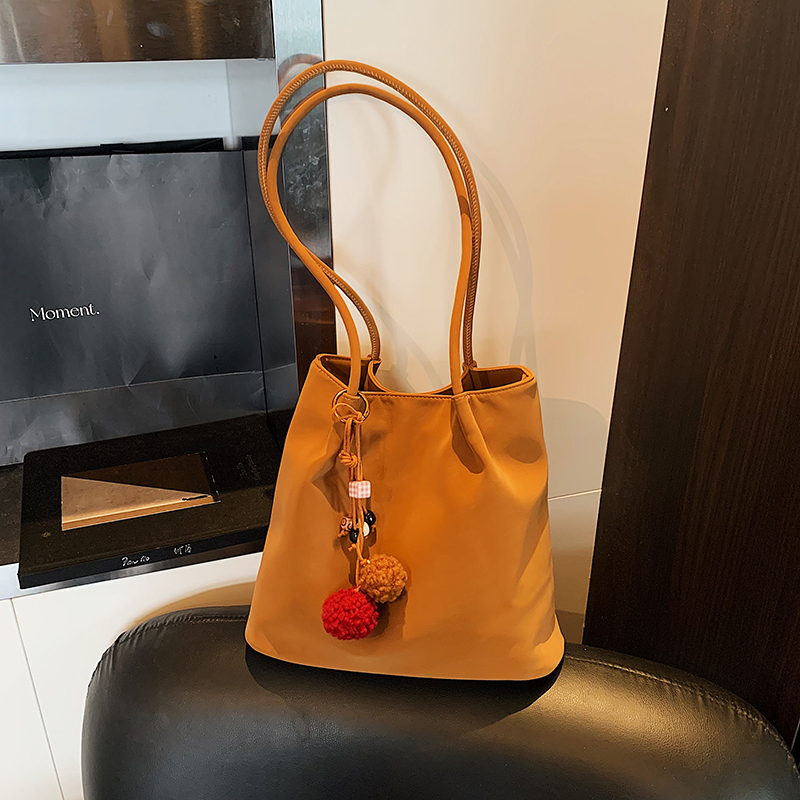 New summer women's simple, casual, fashionable, luxurious party handbag, large capacity crossbody bag, essential shoulder bag for college student