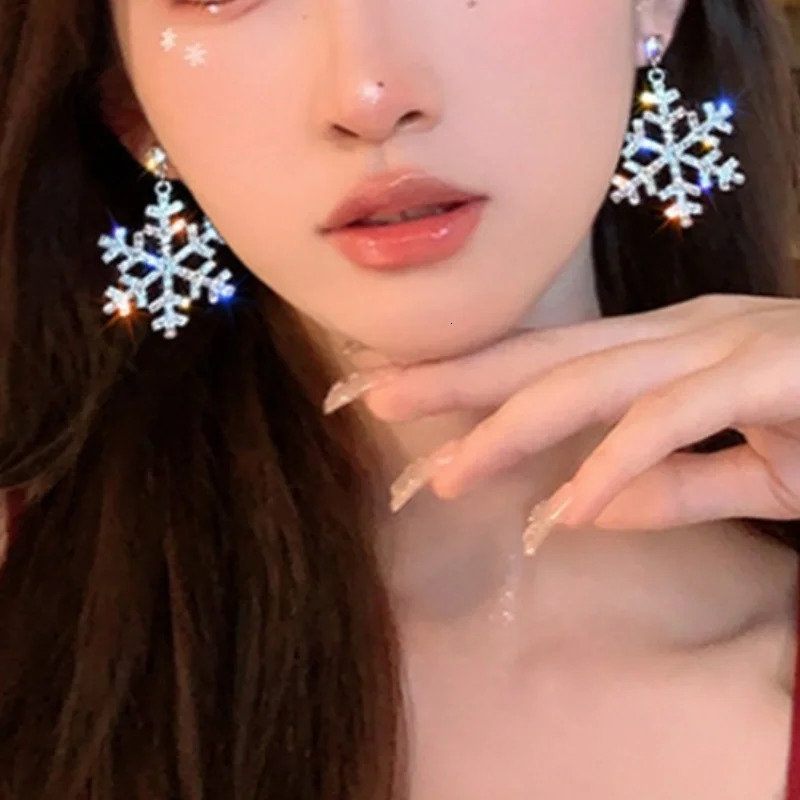 Fashion Exaggerated Sparkling Zircon Snowflake Earrings For Women Winter Party Earrings Jewelry Gift 251131